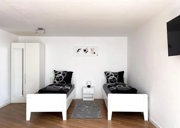 Zentral gelegene Studios I home2share